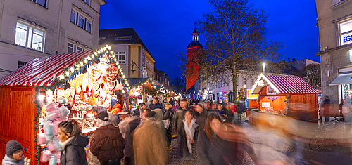 View of Christmas Market stalls in the market square in Altstadt Spandau at dusk, Spandau, Berlin, Germany, Europe