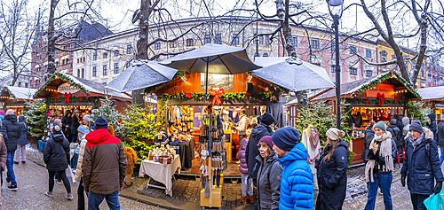 View of Christmas market during winter at dusk, Stortingsparken, Oslo, Norway, Scandinavia, Europe