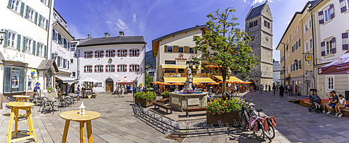 View of St. Hippolyte Church and Stadtplatz in Zell am See on a sunny day, Zell am See, Salzburg, Austria, Europe