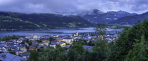 Elevated view of Zell am See and Lake Zell at dusk, Zell am See, Salzburg, Austria, Europe