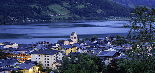 Elevated view of Zell am See and Lake Zell at dusk, Zell am See, Salzburg, Austria, Europe