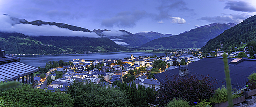 Elevated view of Zell am See and Lake Zell at dusk, Zell am See, Salzburg, Austria, Europe