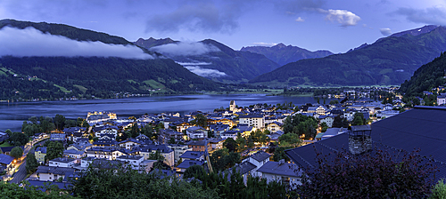 Elevated view of Zell am See and Lake Zell at dusk, Zell am See, Salzburg, Austria, Europe