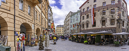View of cafes in the old town of Innsbruck on a sunny day in summer, Innsbruck, Tyrol Region, Austria, Europe