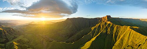 Dawn, Drakensberg Mountains, Royal Natal National Park, KwaZulu-Natal Province, South Africa