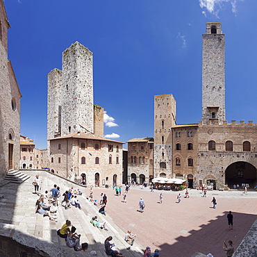 Piazza Duomo, San Gimignano, UNESCO World Heritage Site, Siena Province, Tuscany, Italy, Europe