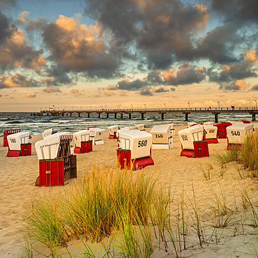 Beach chairs and pier on the beach of Bansin, Usedom Island, Baltic Sea, Mecklenburg-Western Pomerania, Germany, Europe