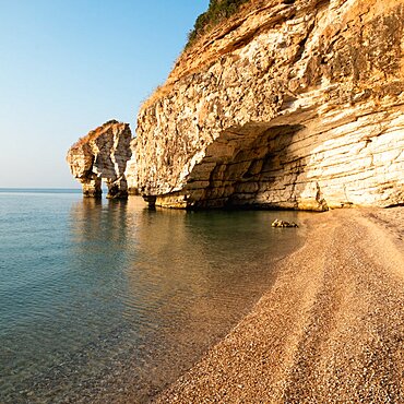 Italy, Apulia, Gargano, Baia Delle Zagare, Rock formations on coast of Adriatic Sea