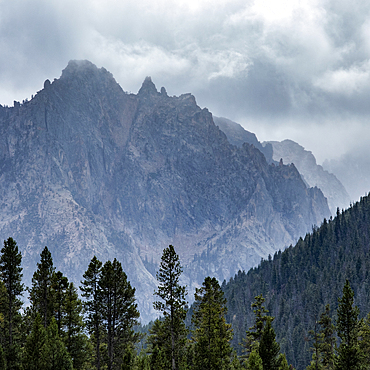 USA, Idaho, Stanley, Clouds over jagged peaks of Sawtooth Mountains