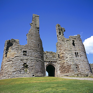 The keep, Dunstanburgh Castle, Northumberland, England, United Kingdom, Europe