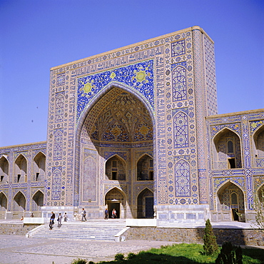 Tilla-Kari Madressa (madrasah) 1660, Registan Square, Samarkand, Uzbekistan, Eurasia