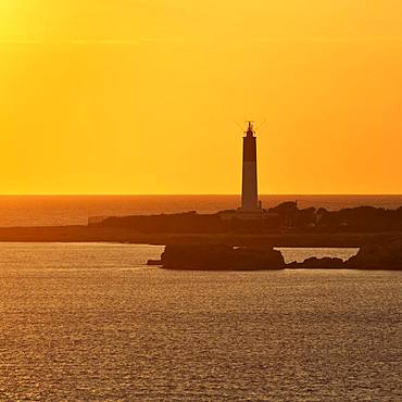 Evening atmosphere at the lighthouse, Cap Couronne, Cote Bleue, Bouches-du-Rhone, Provence-Alpes-Cote d'Azur, France, Europe