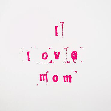 Pink i love mom inscription