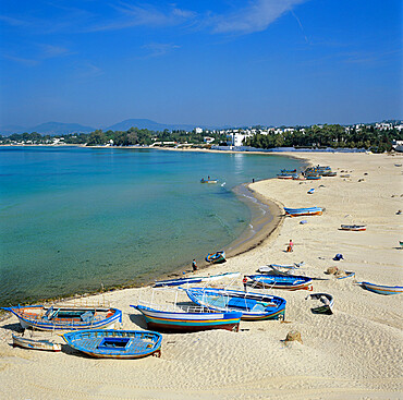 View along beach from the Medina walls, Hammamet, Cap Bon, Tunisia, North Africa, Africa