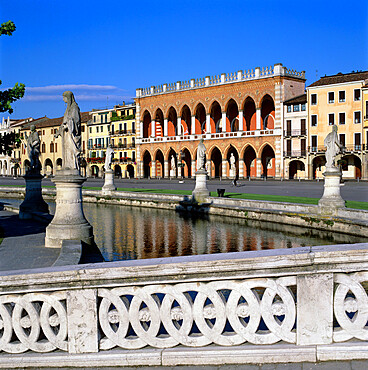 Prato della Valle, Padua, Veneto, Italy, Europe