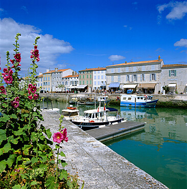 The harbour, St. Martin, Ile de Re, Poitou-Charentes, France, Europe