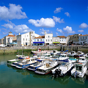 The harbour, St. Martin, Ile de Re, Poitou-Charentes, France, Europe