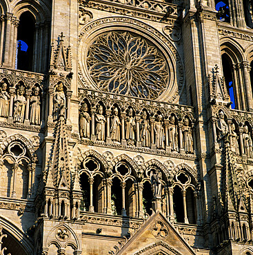 Detail of west front, Notre Dame Cathedral, UNESCO World Heritage Site, Amiens, Picardy, France, Europe