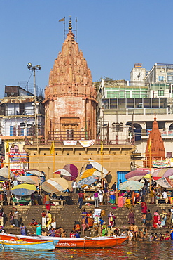 Dashashwamedh Ghat, the main ghat on the Ganges River, Varanasi, Uttar Pradesh, India, Asia