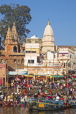 Dashashwamedh Ghat, the main ghat on the Ganges River, Varanasi, Uttar Pradesh, India, Asia