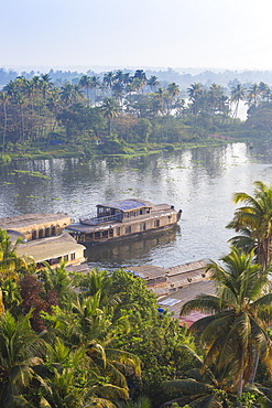 Houseboats on Backwaters, Alappuzha (Alleppey), Kerala, India, Asia