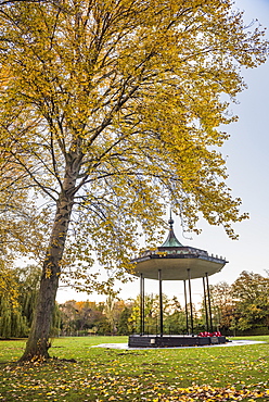 Autumn in Regents Park, one of the Royal Parks of London, England, United Kingdom, Europe