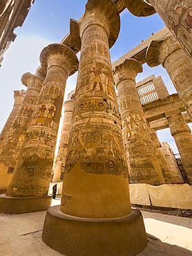 The Great Hypostyle Hall, Karnak Temple Complex, a vast mix of temples, pylons, and chapels, UNESCO World Heritage Site, near Luxor, Thebes, Egypt, North Africa, Africa