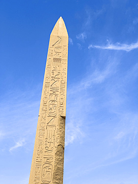 Obelisk of Thutmosis I, Karnak Temple Complex, a vast mix of temples, pylons, and chapels, UNESCO World Heritage Site, near Luxor, Thebes, Egypt, North Africa, Africa