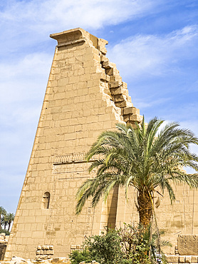 The Karnak Temple Complex, comprises a vast mix of temples, pylons, chapels, and other buildings, UNESCO World Heritage Site, near Luxor, Thebes, Egypt, North Africa, Africa