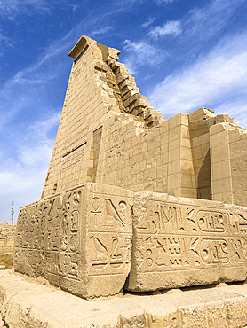 The Karnak Temple Complex, comprises a vast mix of temples, pylons, chapels, and other buildings, UNESCO World Heritage Site, near Luxor, Thebes, Egypt, North Africa, Africa