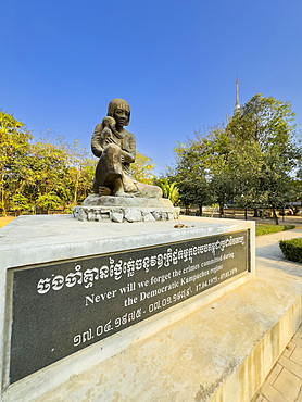 A statue dedicated to those killed during the Khmer Rouge conflict at Choueng Ek, Phnom Pehn, Cambodia, Indochina, Southeast Asia, Asia