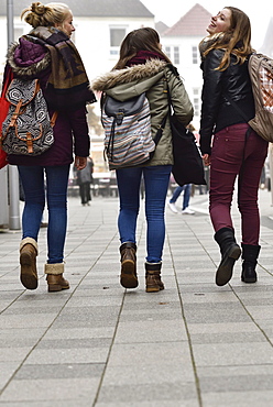 3 girls strolling through the citiy centre in Hamburg Bergedorf, Germany, Europe