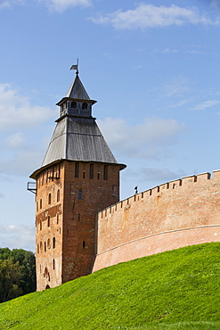 Spasskaya Tower, built in the 15th century, Kremlin Wall, Veliky Novgorod, Novgorod Oblast, Russia