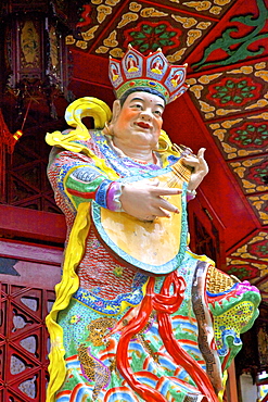 Statue of Dhrtarastra, one of The Four Heavenly Kings at Wong Tai Sin Temple, Hong Kong, China, Asia