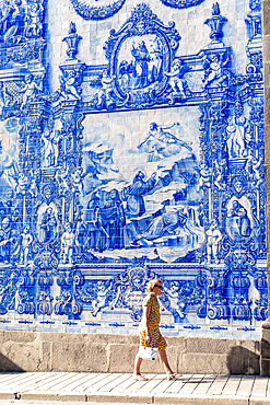 Blue tiles (Azulejos) on exterior of Chapel of Santa Catarina (Chapel of Souls), UNESCO World Heritage Site, Porto, Norte, Portugal, Europe