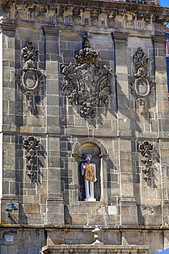 Monumental Fountain (Fonte da Ribeira) with a St John the Baptist Statue on Ribeira Square, Porto, Portugal, Southern Europe