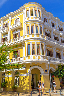 Shops and Restaurants on the Passeig de Vara de Rey, ibiza, Ibiza, Balearic Islands, Spain