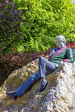 The Oscar Wilde Memorial Sculpture, Merrion Square Gardens, Dublin, Republic of Ireland, Europe