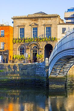 Ha'penny Bridge, Dublin, Republic of Ireland, Europe