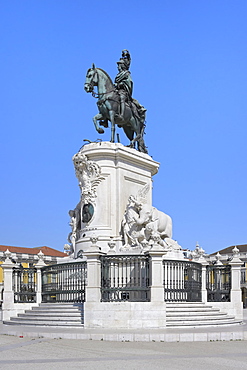 King Jose I equestrian statue, Praca do Comercio, Baixa, Lisbon, Portugal, Europe