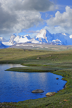 Alpine lake, Kakshaal Too in the Tian Shan mountain range near the Chinese border, Naryn Region, Kyrgyzstan, Central Asia, Asia