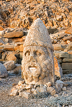 Herakles statue near the Commagene King Antiochus I tomb on the top of Mount Nemrut, UNESCO World Heritage Site, Adiyaman province, Turkey, Asia Minor, Asia