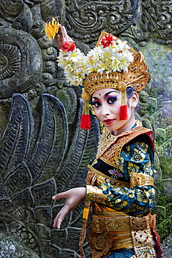 Balinese dancer, Monkey Forest, Ubud, Bali, Indonesia, Southeast Asia, Asia