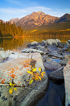 Pyramid Mountain and Pyramid Lake, Jasper National Park, UNESCO World Heritage Site, Alberta, Rocky Mountains, Canada, North America