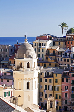 Chiesa Santa Margherita di Antiochia church, view from watchtower at Castell Doria, Vernazza, Cinque Terre, UNESCO World Heritage Site, Rivera di Levante, Provinz La Spazia, Liguria, Italy, Europe