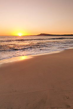 Playa Papagayo beach at sunset, near Playa Blanca, Lanzarote, Canary Islands, Spain, Atlantic, Europe