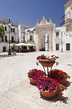 Arco di Sant'Antonio, Porta di Santa Stefano, Martina Franca, Valle d'Itria, Taranto district, Puglia, Italy, Europe