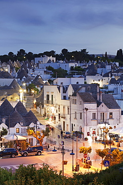 Trulli, traditional houses, Rione Monti area, Alberobello, UNESCO World Heritage Site, Valle d'Itria, Bari district, Puglia, Italy, Europe