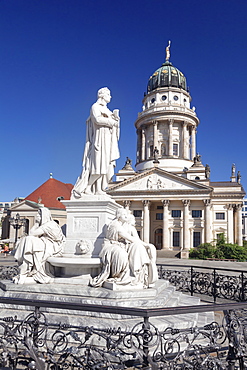 Franzoesischer Dom (French Cathedral), Schiller memorial, Gendarmenmarkt, Mitte, Berlin, Germany, Europe