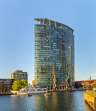 West Quai, Canary Wharf, London, England,
